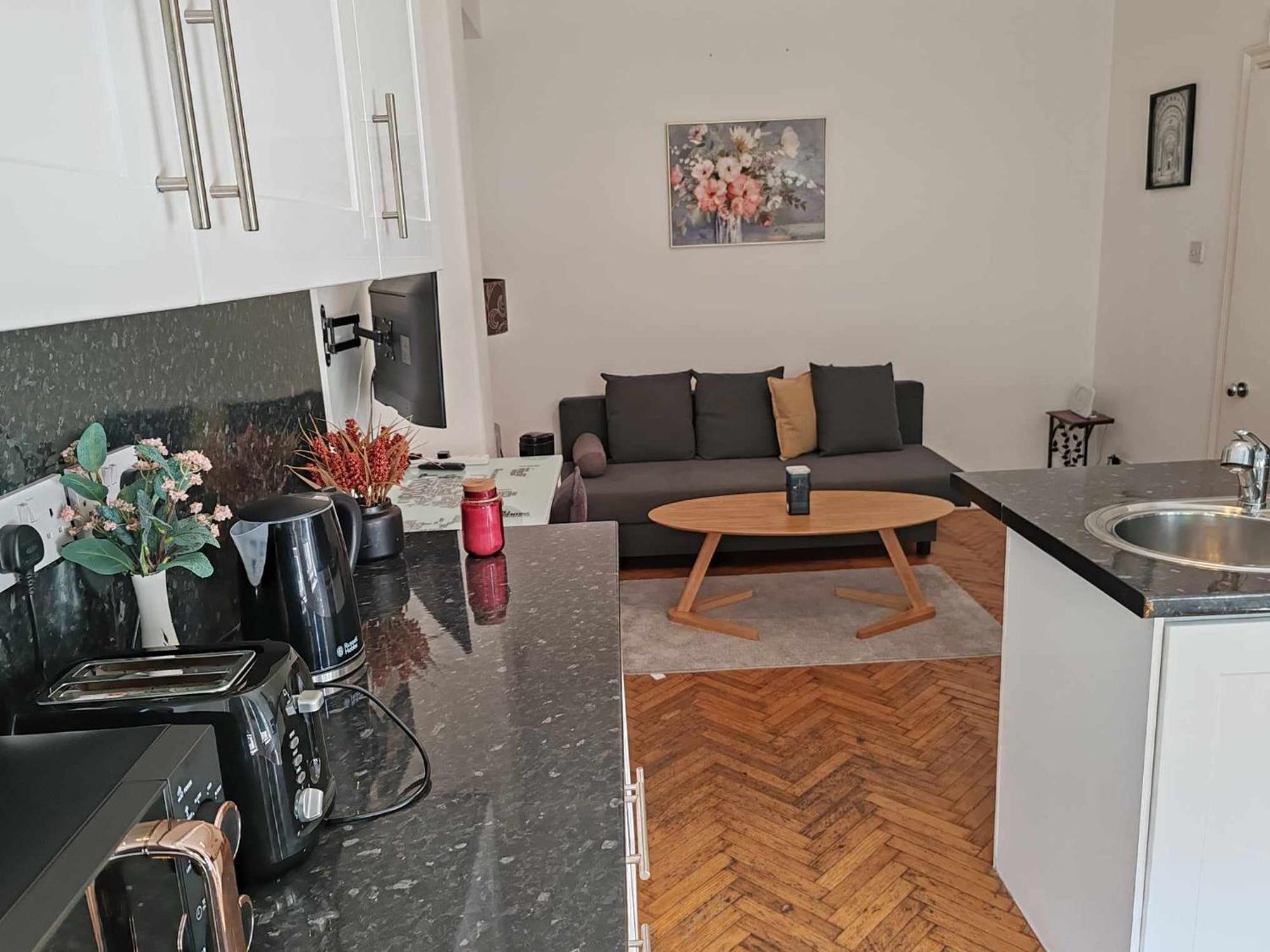 לונדון One Bedroom Apartment By Bayswater, Hyde Park מראה חיצוני תמונה