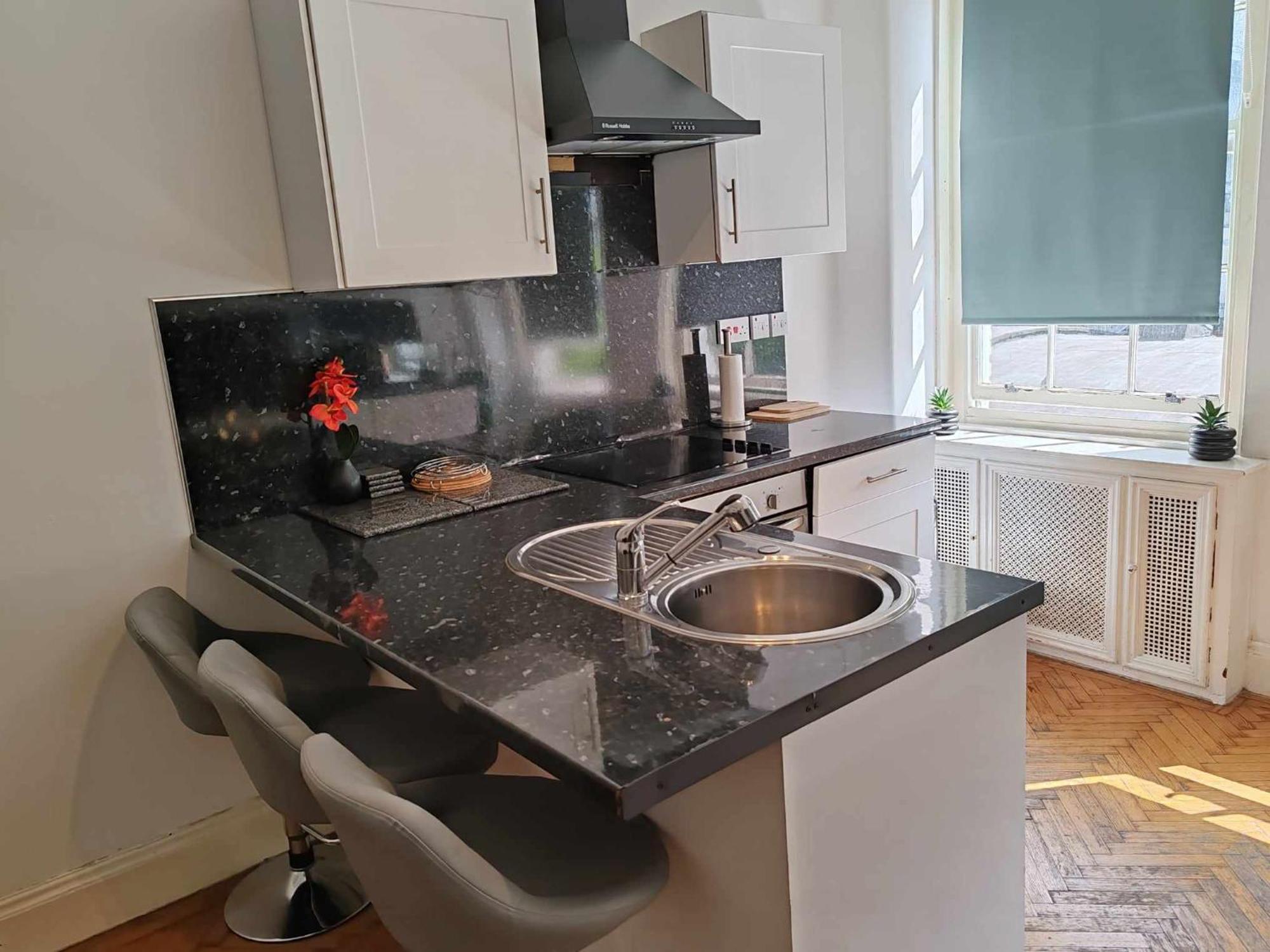 לונדון One Bedroom Apartment By Bayswater, Hyde Park מראה חיצוני תמונה