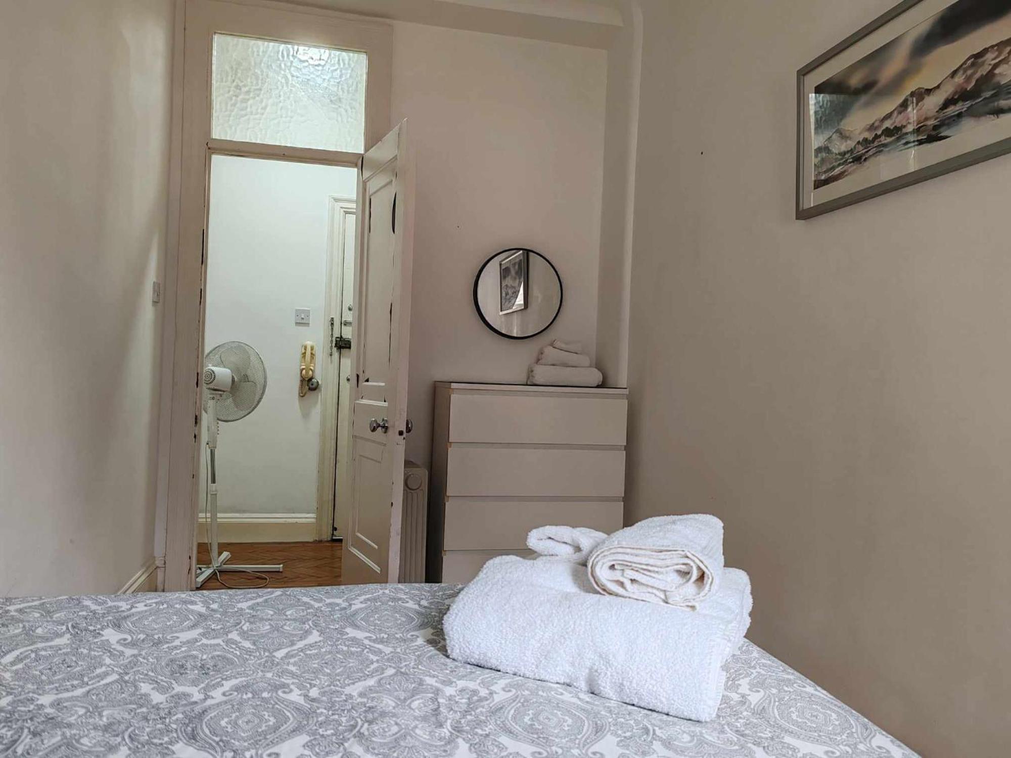 לונדון One Bedroom Apartment By Bayswater, Hyde Park מראה חיצוני תמונה