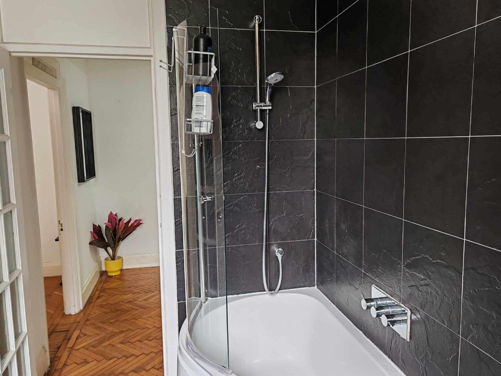 לונדון One Bedroom Apartment By Bayswater, Hyde Park מראה חיצוני תמונה