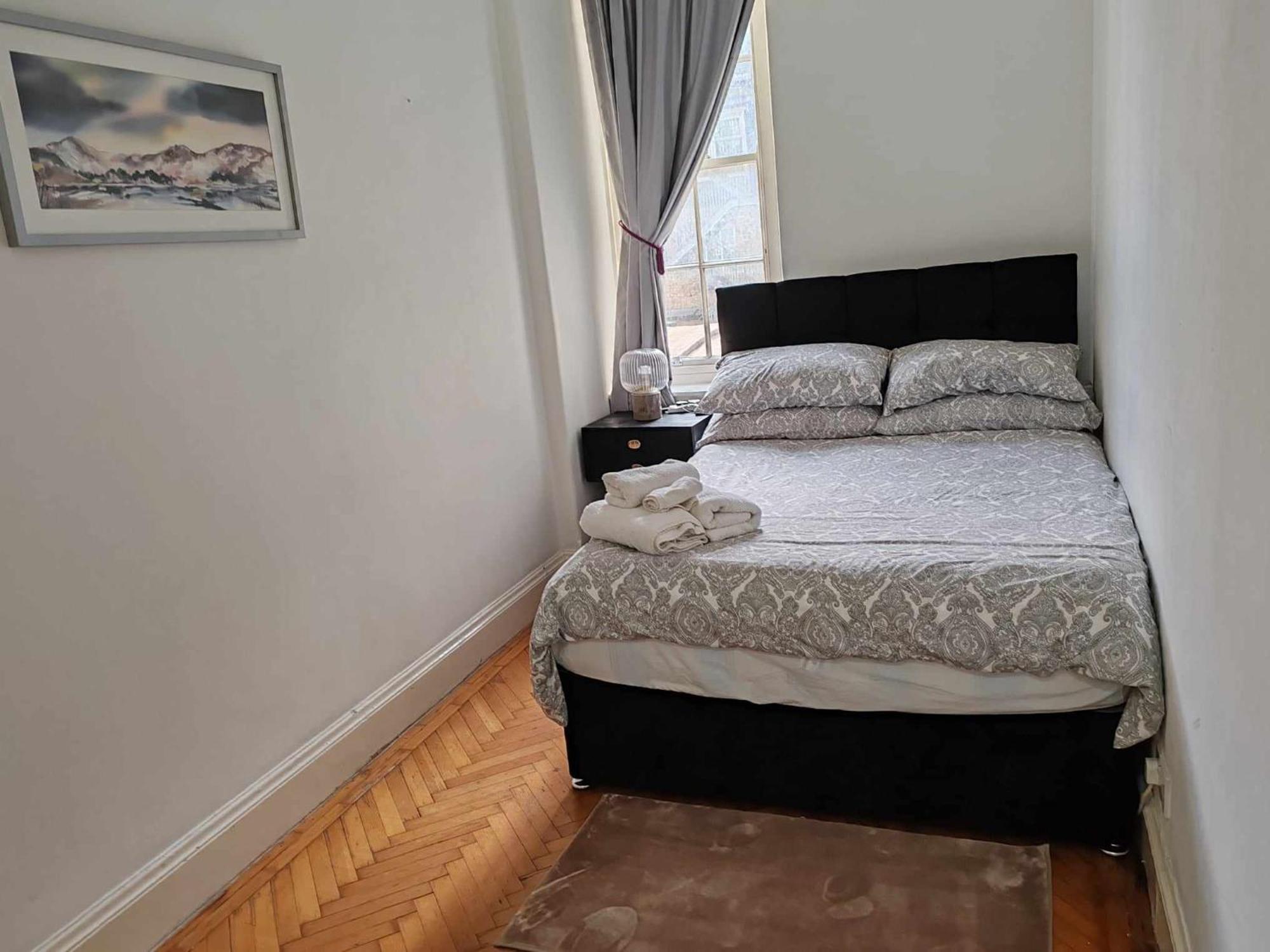 לונדון One Bedroom Apartment By Bayswater, Hyde Park מראה חיצוני תמונה