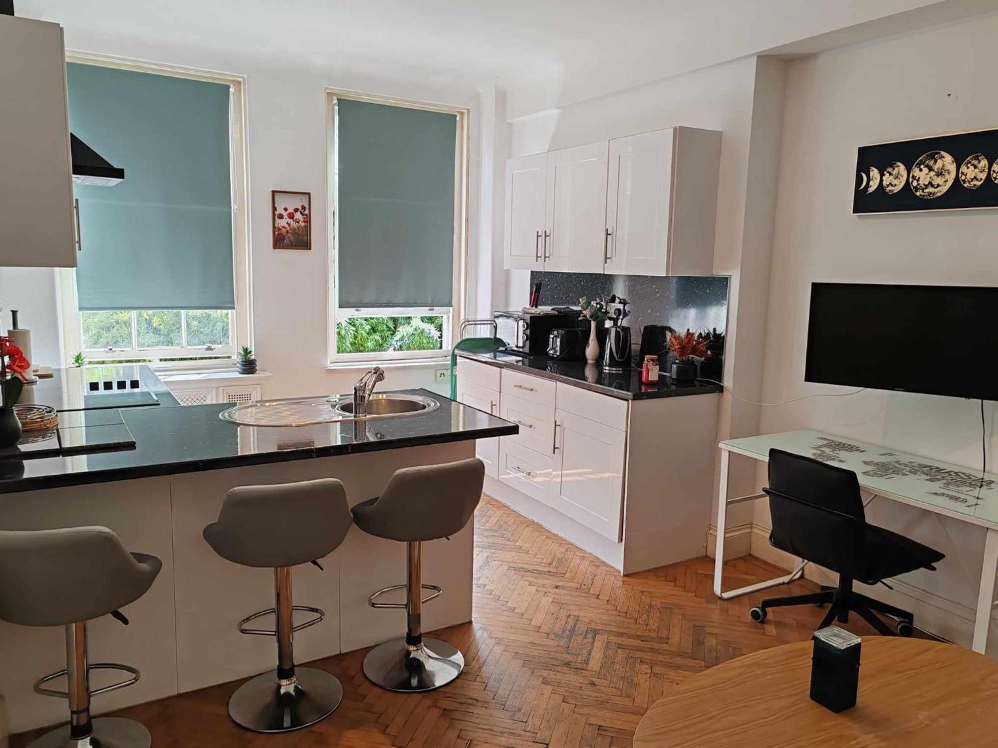 לונדון One Bedroom Apartment By Bayswater, Hyde Park מראה חיצוני תמונה